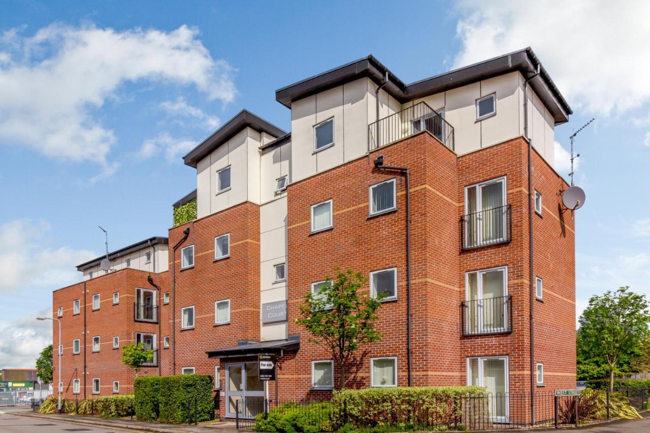 Chapel Court Apartments Cannock Exterior photo